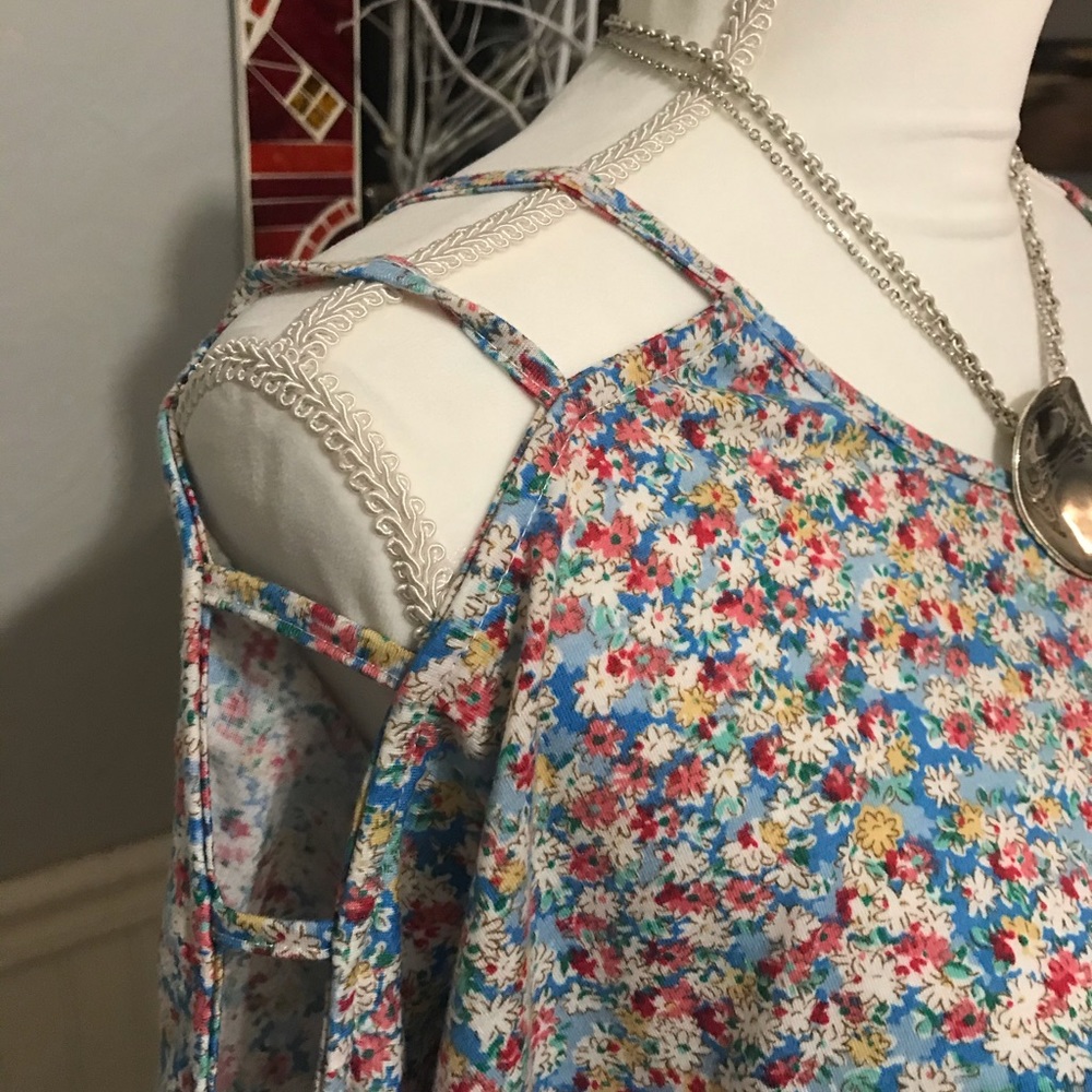 Blouse - Picture 2 of 3